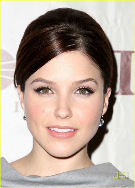 sophia bush eye color